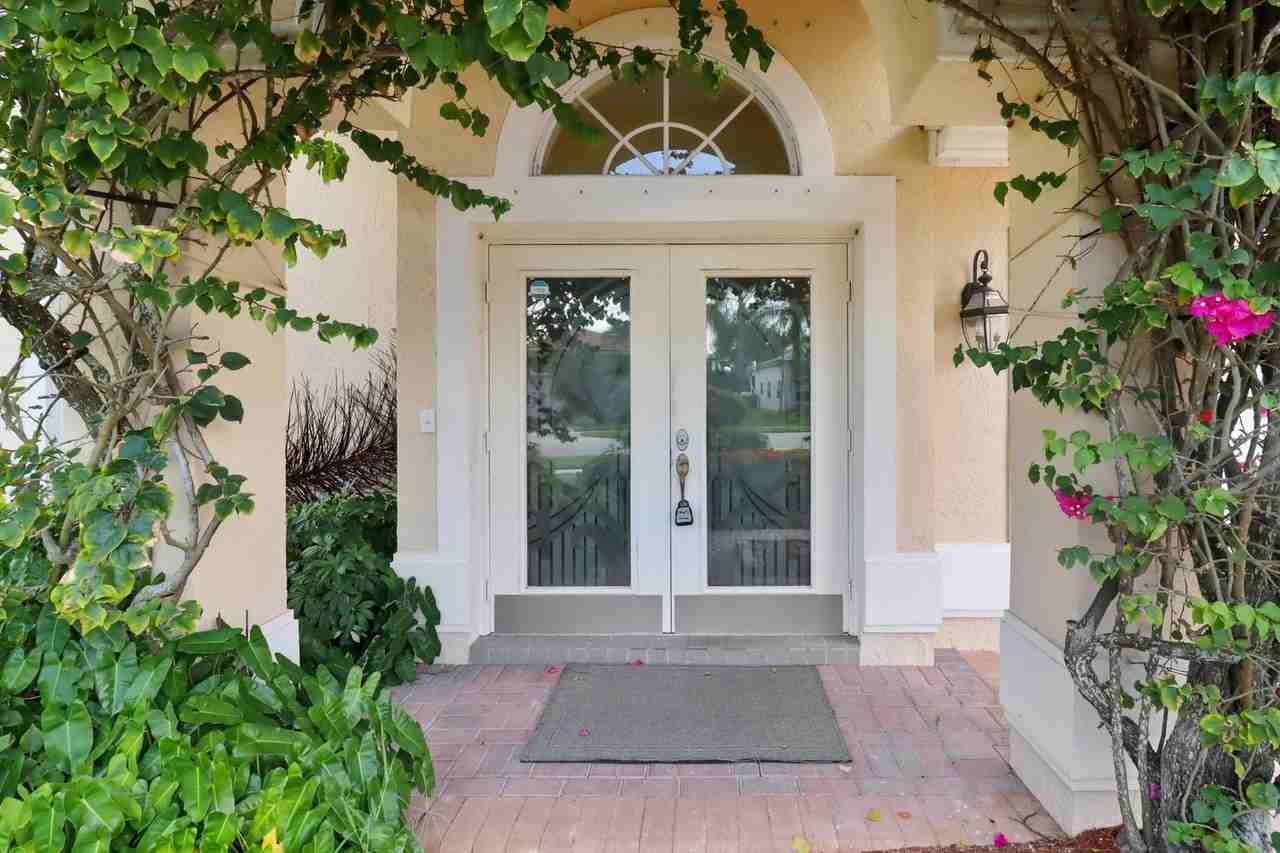 Bahia Isle Cir - Photo 3 of 8