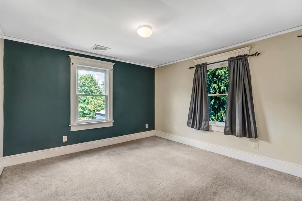 425 Main St - Photo 2 of 22