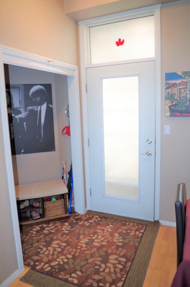 Bright 2 bed 1 bath condo*Insuite Laundry*1 Mth 1/2 Price!*2