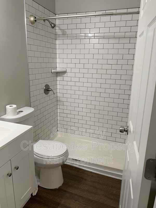 728 Highland Rd #A - Photo 3 of 10