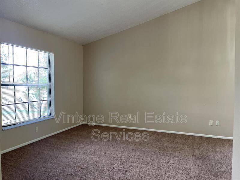 10821 Kenbrook Drive - Photo 5 of 24