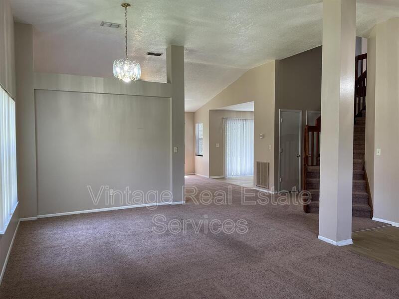 10821 Kenbrook Drive - Photo 6 of 24