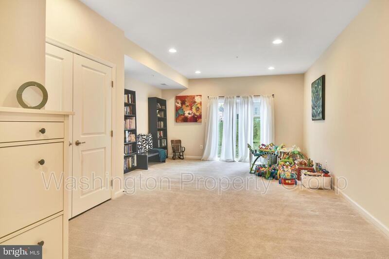 7905 Trailview Xing - Photo 4 of 28