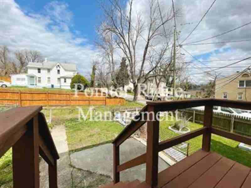 728 E 43rd St - Photo 3 of 18