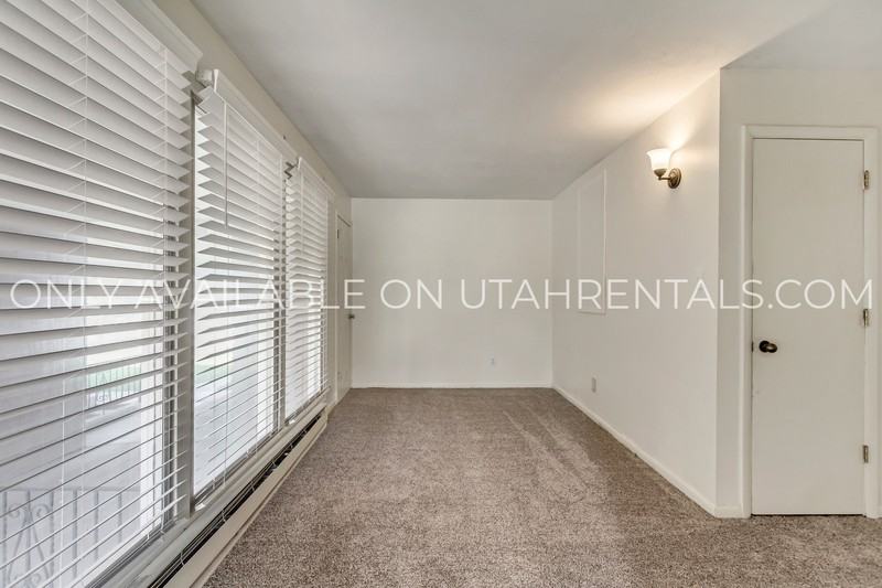 2233 Sw #4 - Photo 4 of 18