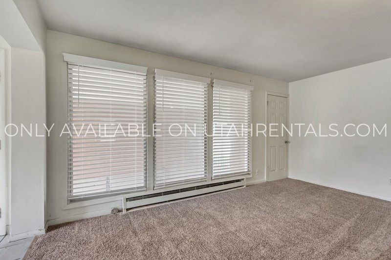 2233 Sw #4 - Photo 2 of 18