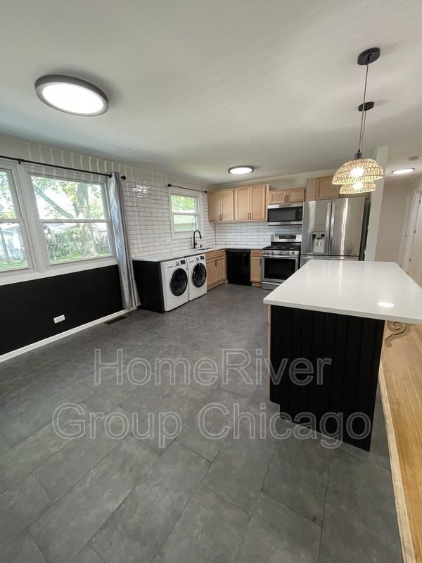 5230 Park Ln - Photo 2 of 17