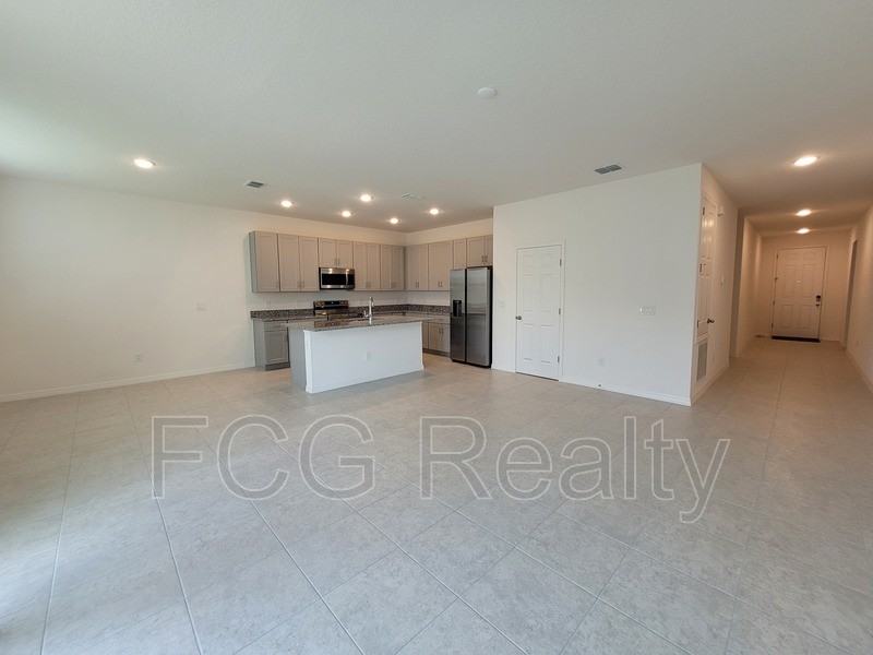 614 Fairview Ave - Photo 3 of 13