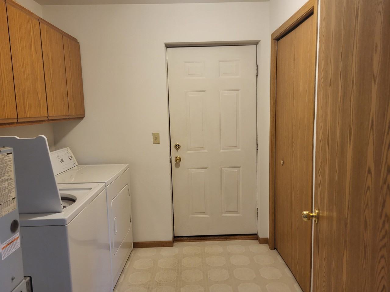 4919 Hedgewood Dr - Photo 4 of 6