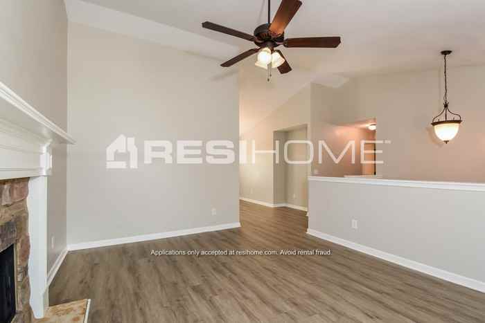 21 Oakbrook Dr Sw - Photo 3 of 20