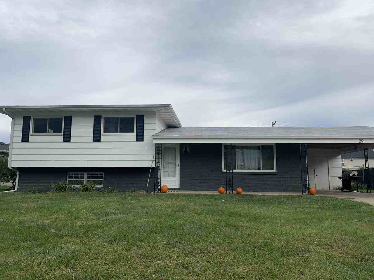 29 Chateau Dr #NA - Photo 2 of 8