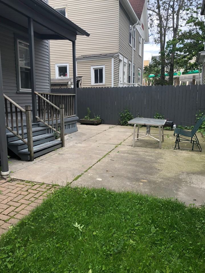 2428 N Frederick Ave - Photo 2 of 10