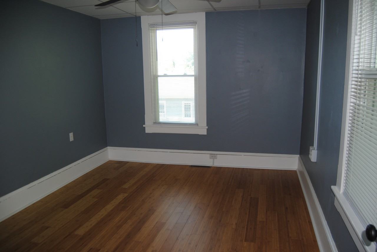 110 W Logan St #NA - Photo 3 of 17