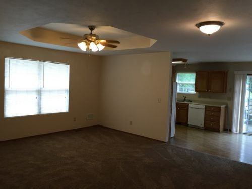 735 N Glenn Ave - Photo 2 of 9