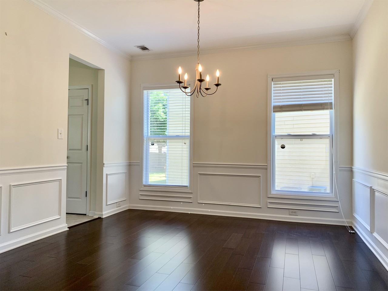 2202 Jasmine Glen Dr #1 - Photo 4 of 30