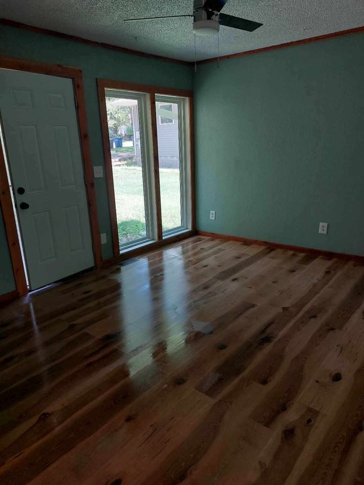 421 14th Avenue - Photo 4 of 23