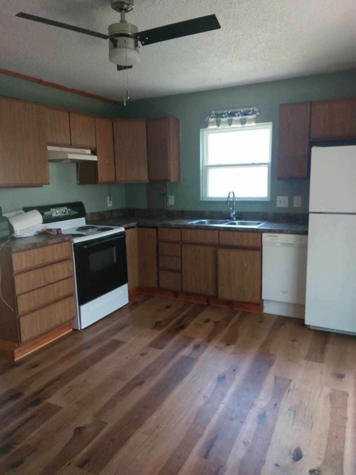 421 14th Avenue - Photo 6 of 23