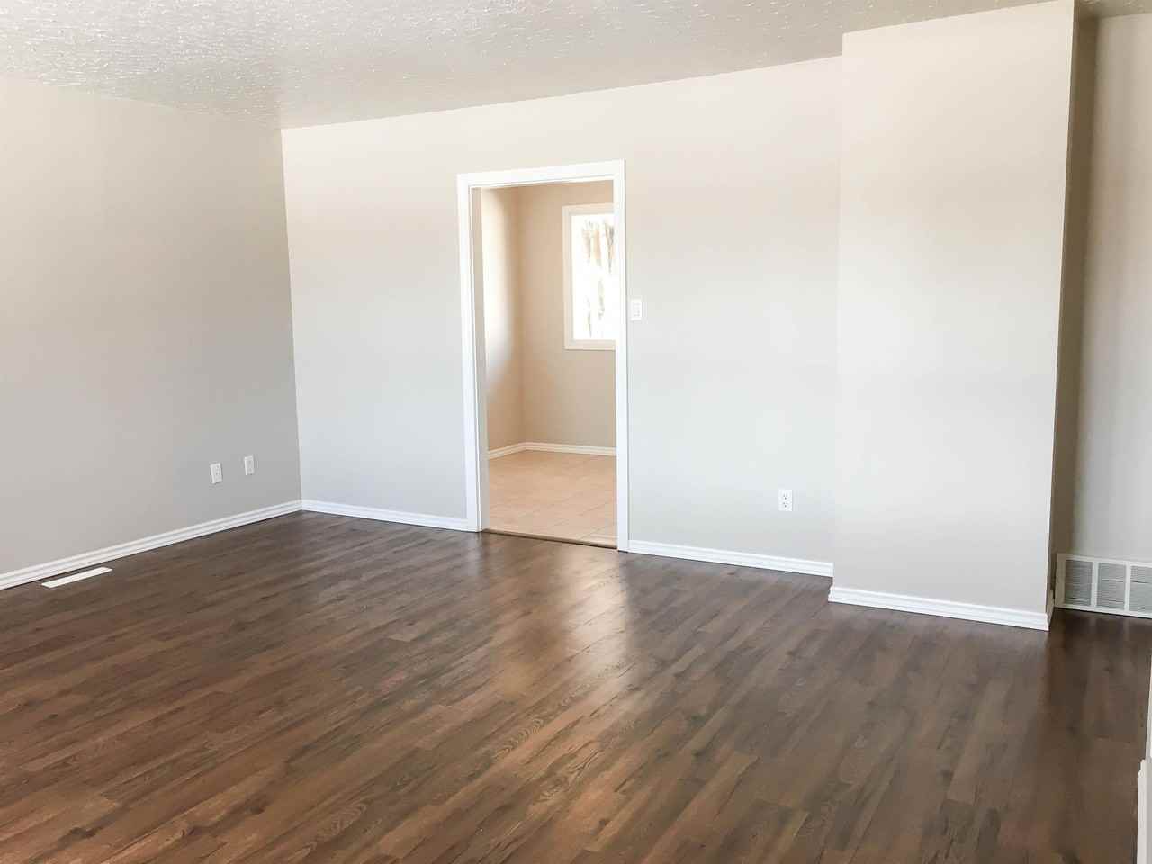 10434 164 Street NW #MAIN - Photo 7 of 20