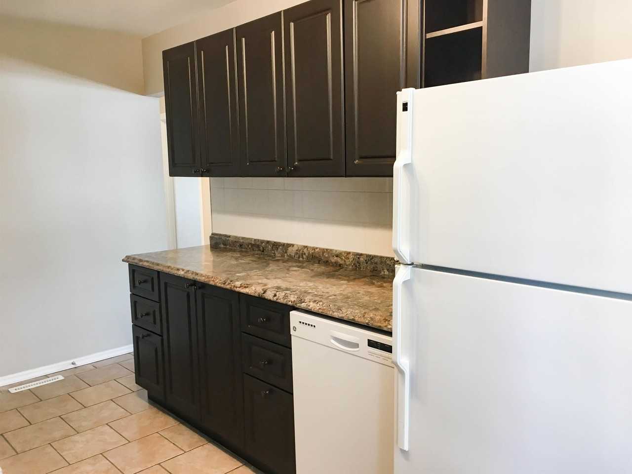 10434 164 Street NW #MAIN - Photo 6 of 20