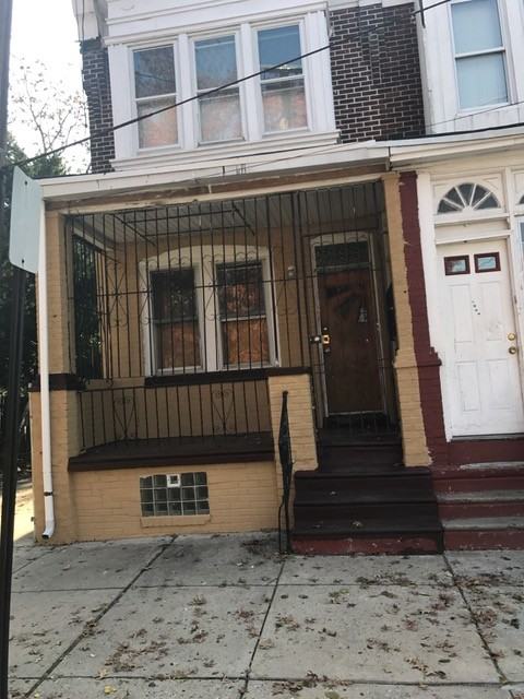 1346 Thurman St #1 - Photo 2 of 5