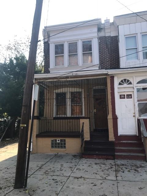 1346 Thurman St #1 - Photo 3 of 5