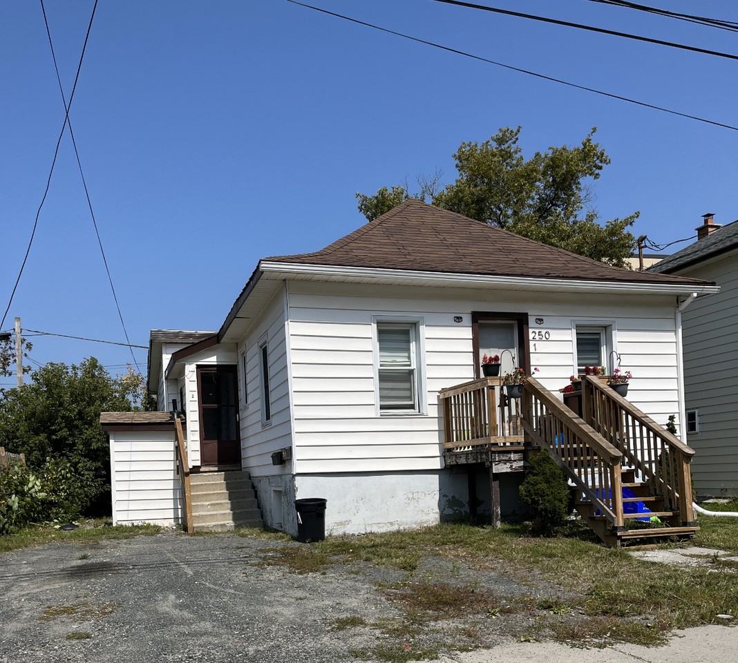 250 Bond St 2, Greater Sudbury, ON P3C 2T5 1 Bedroom Apartment for 1,200/month Zumper