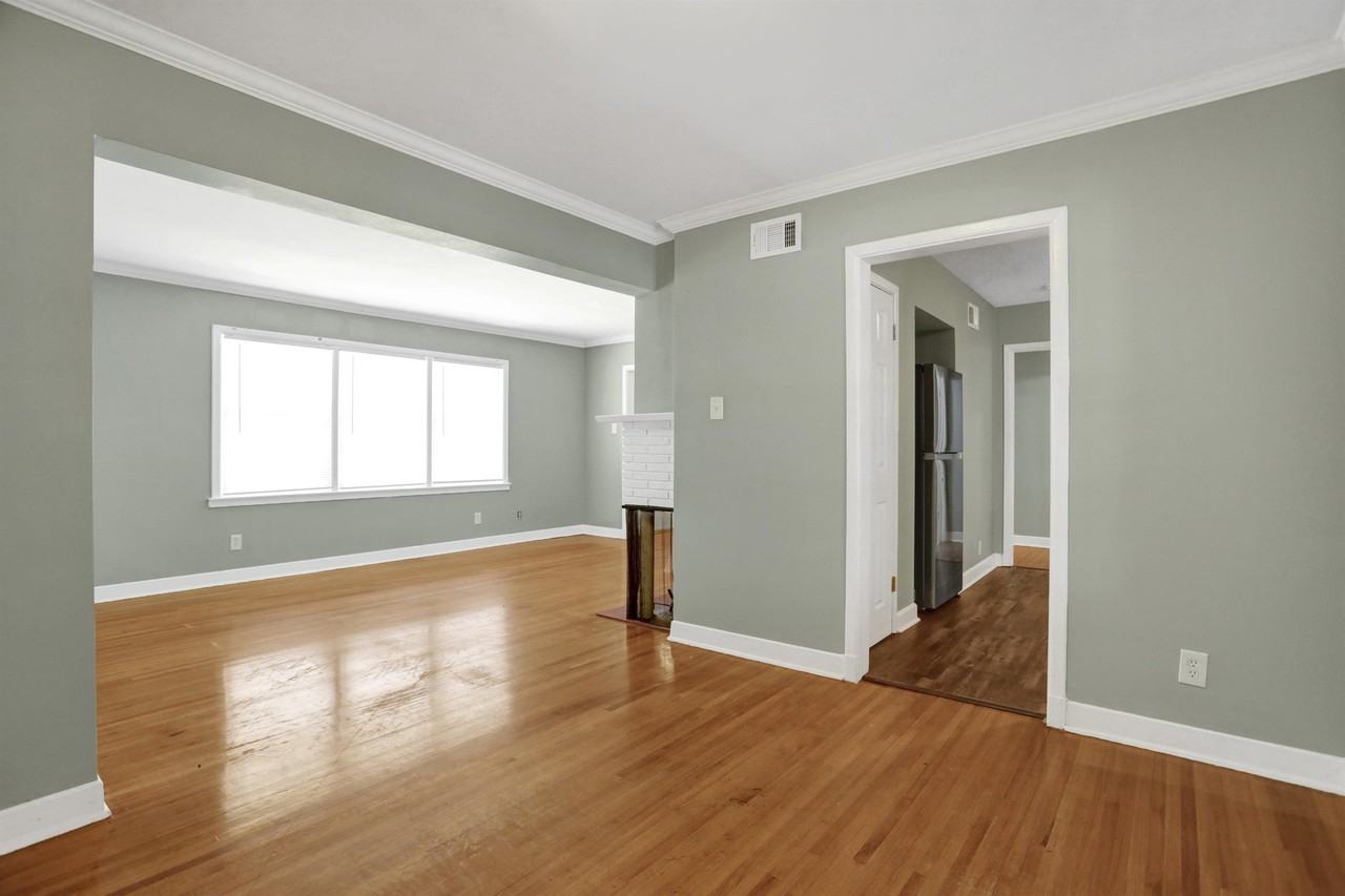 1118 S Perkins Rd #1 - Photo 3 of 11