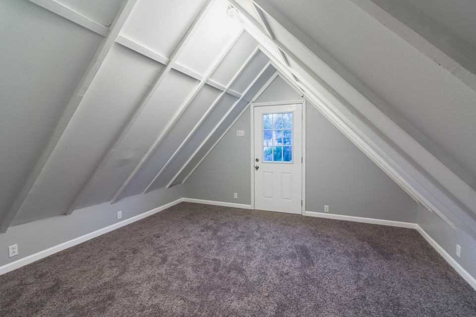 219 East Oldham Avenue #1 - Photo 5 of 25