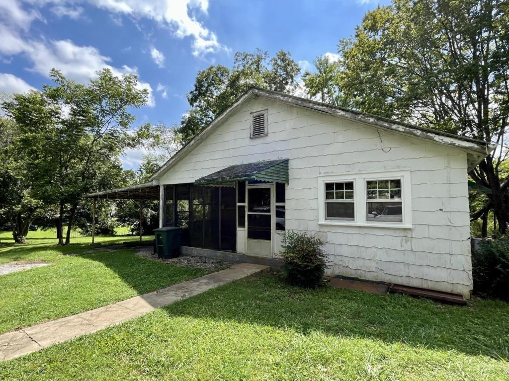 607 S Main St - Photo 2 of 13