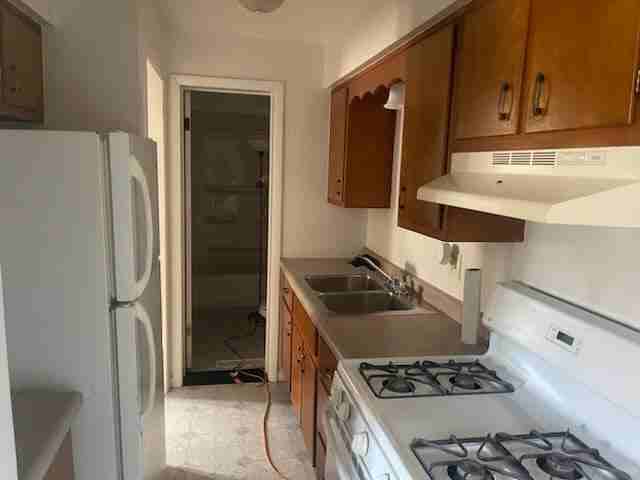 117 E 37th Ave - Photo 3 of 8