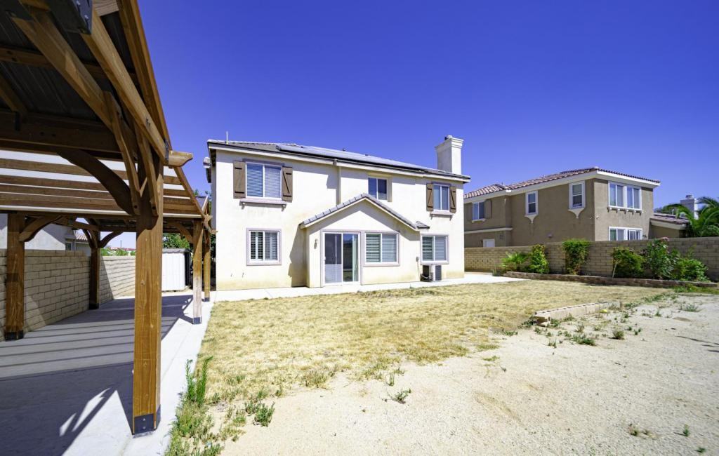 36425 Fallingstar Pl - Photo 2 of 42