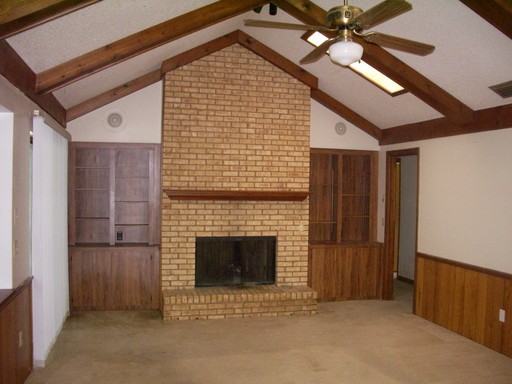 707 Riverbend Blvd - Photo 2 of 3