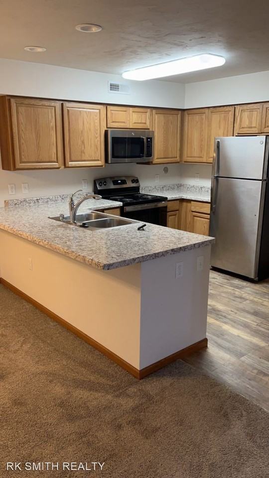 553 W. Sunset Dr. - Photo 3 of 12