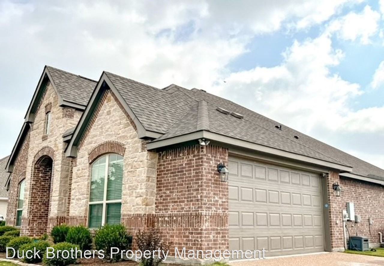 1008 Steamboat Dr - Photo 2 of 22