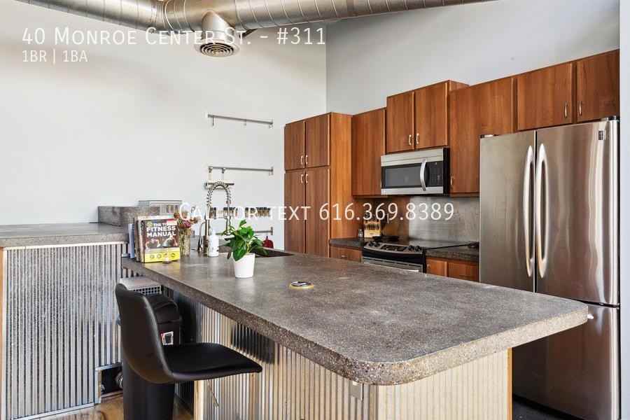 40 Monroe Center Street Northwest #311 - Photo 4 of 15