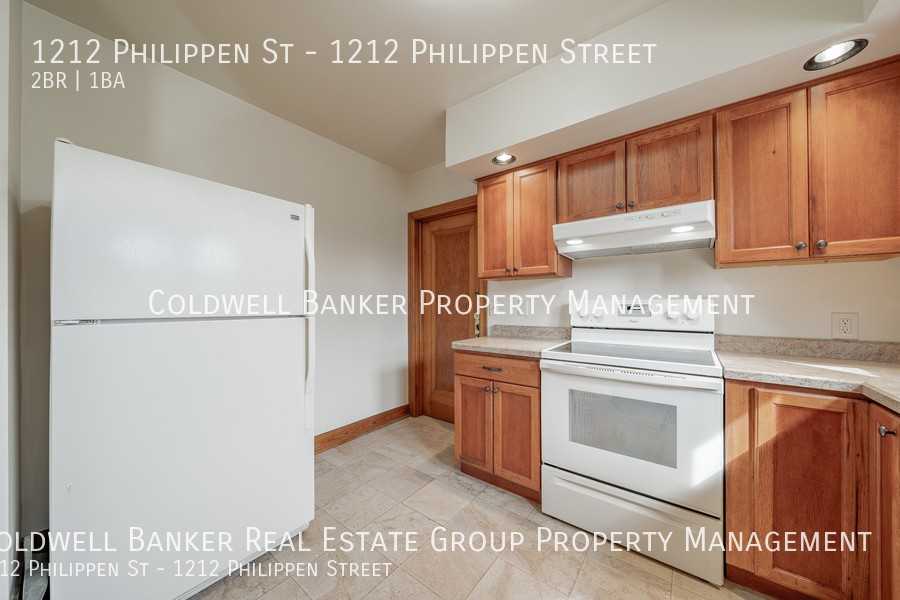 1212 Philippen Street - Photo 4 of 20