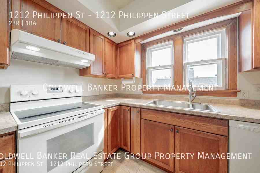 1212 Philippen Street - Photo 5 of 20