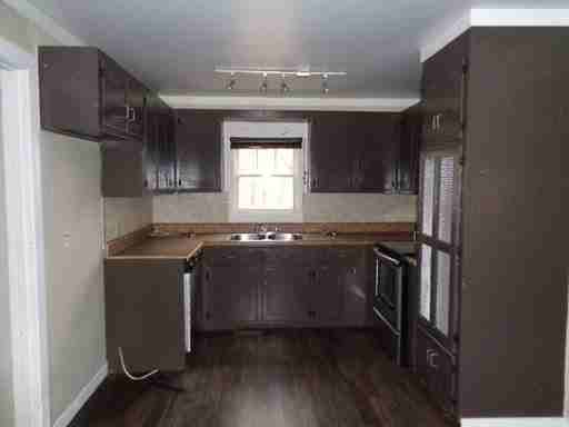 508 Dot Rd - Photo 2 of 12