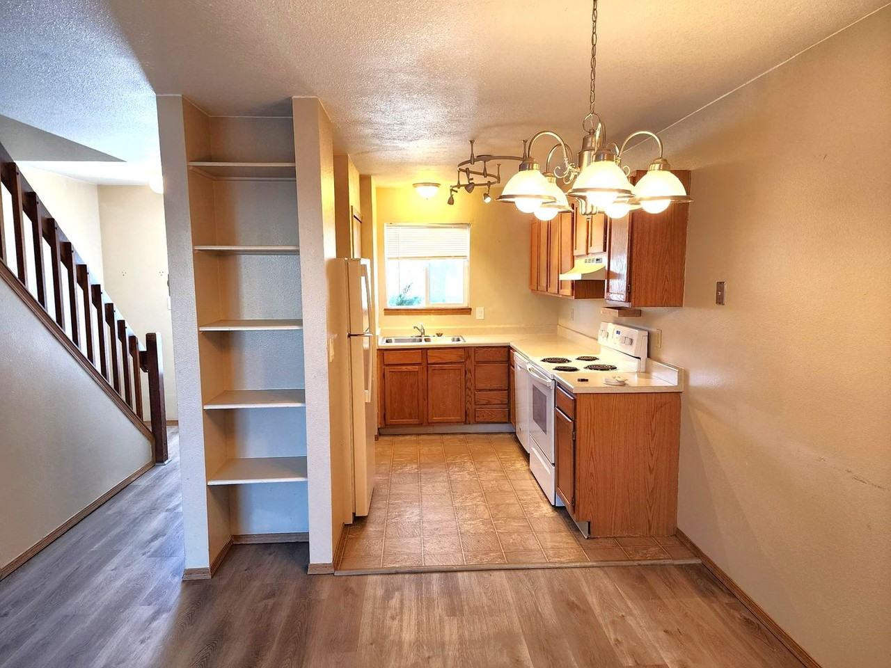 3015 Illinois Ave #C - Photo 4 of 22