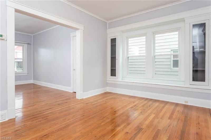 1541 Lakewood Ave - Photo 5 of 18