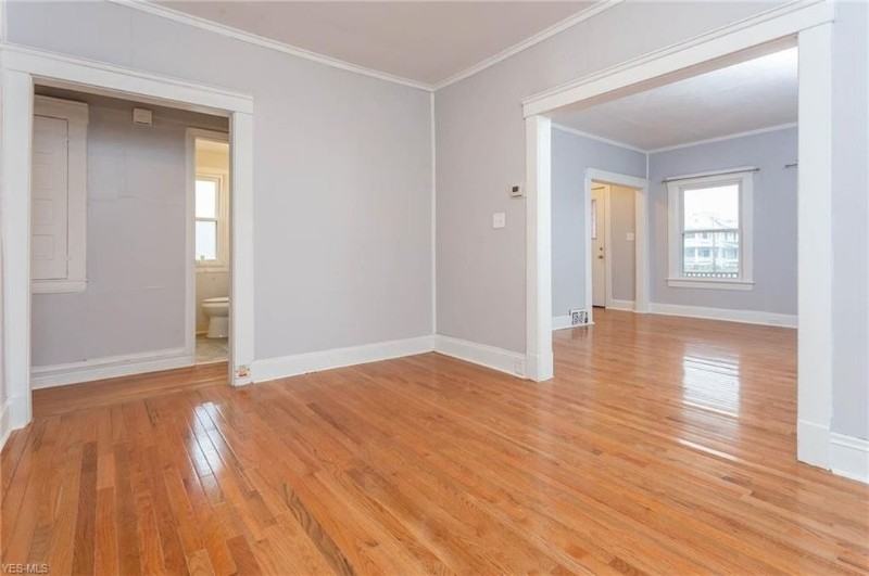 1541 Lakewood Ave - Photo 6 of 18