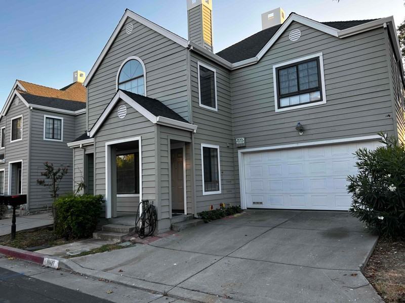 1007 Winston Ct - Photo 2 of 24