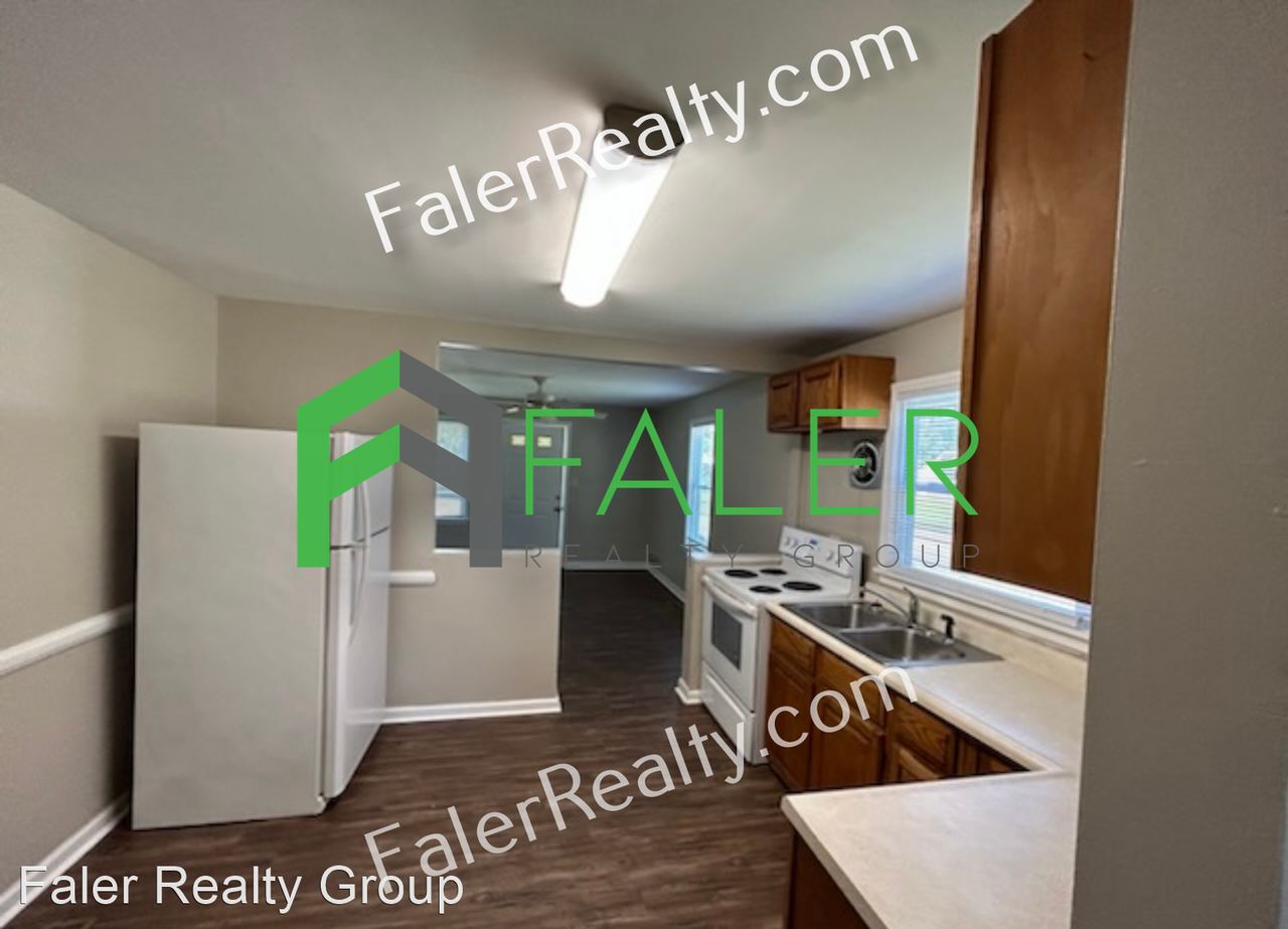 1074 Wiles Dr - Photo 3 of 13