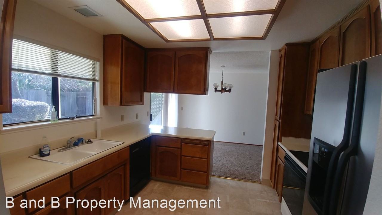 104 Pioneer Dr - Photo 2 of 9