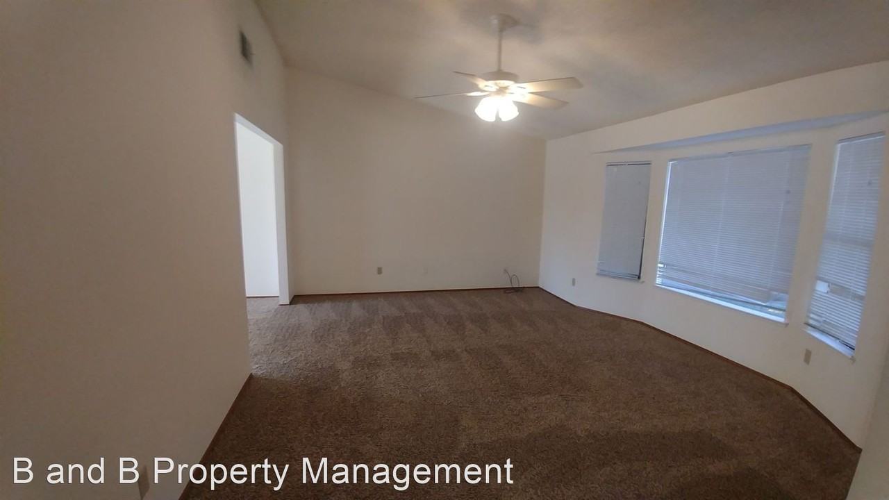 104 Pioneer Dr - Photo 3 of 9