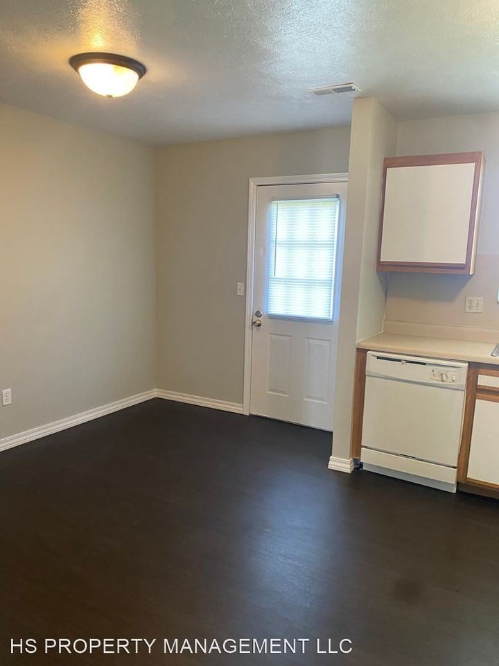 Petrus Circle - Photo 3 of 9