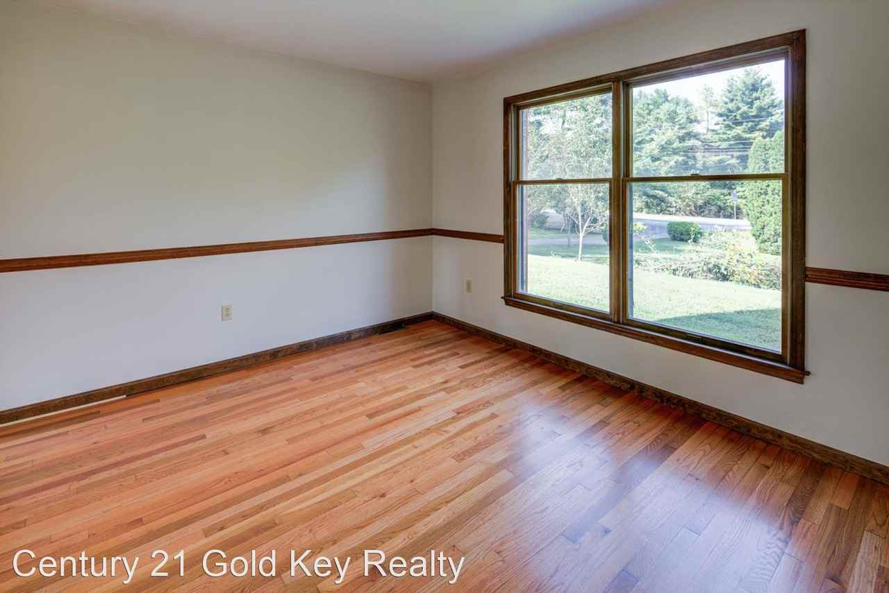 671 New London Rd - Photo 2 of 26