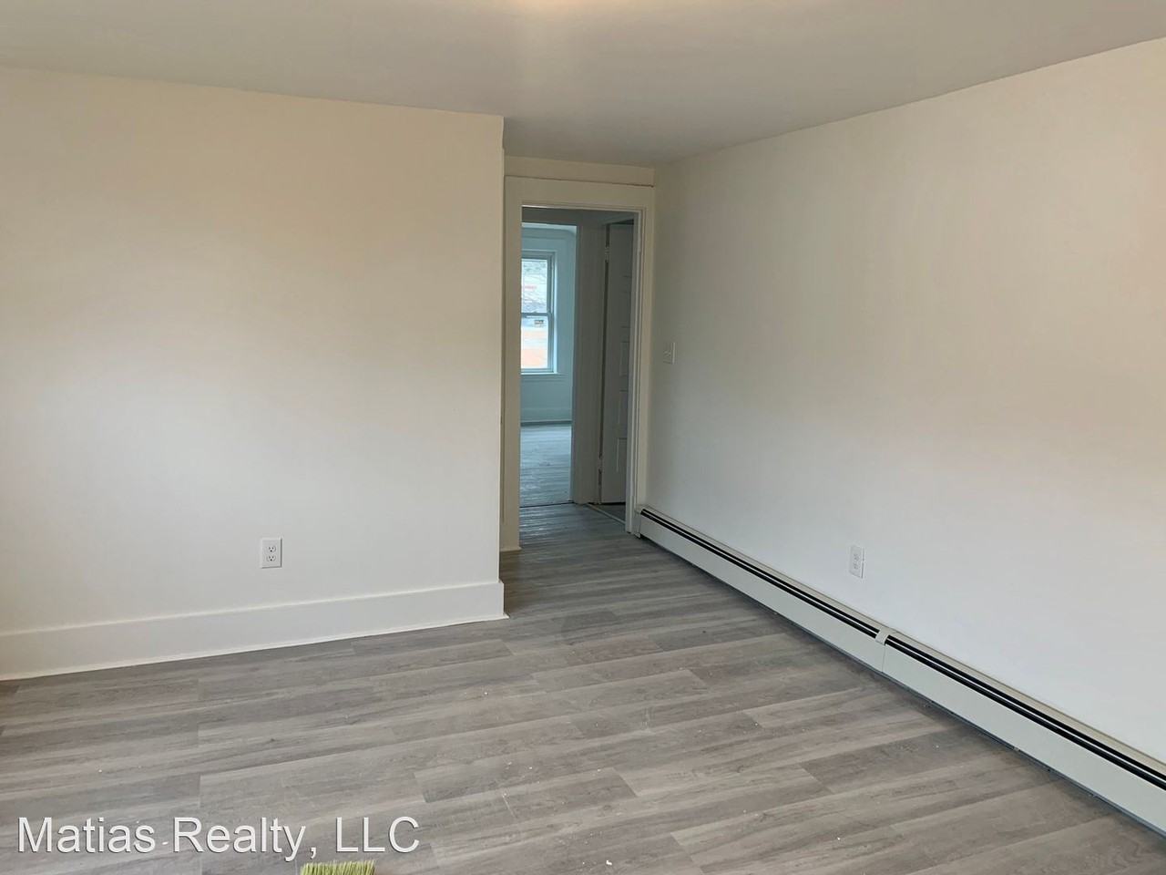 86 Portland St - Photo 3 of 5