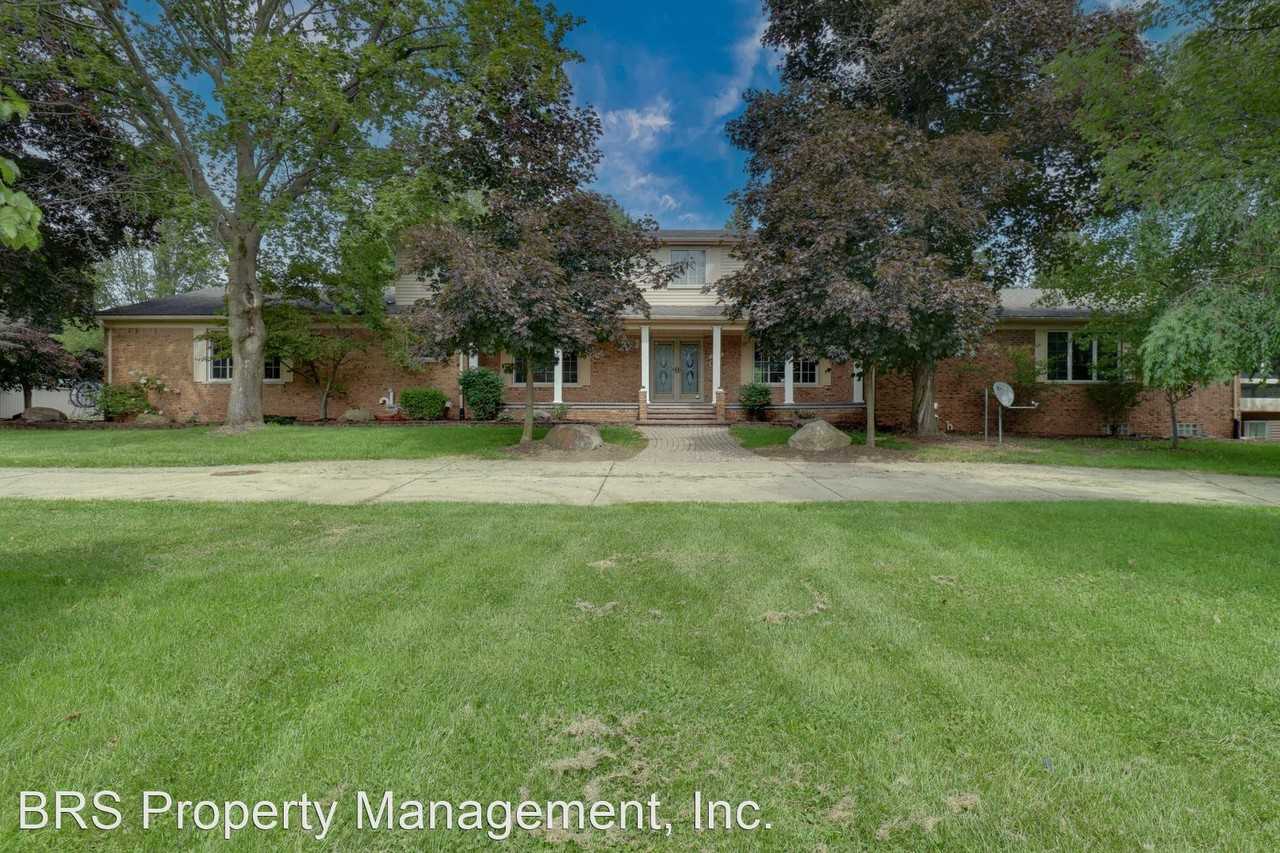 1681 Glen Meadow Ln - Photo 2 of 35