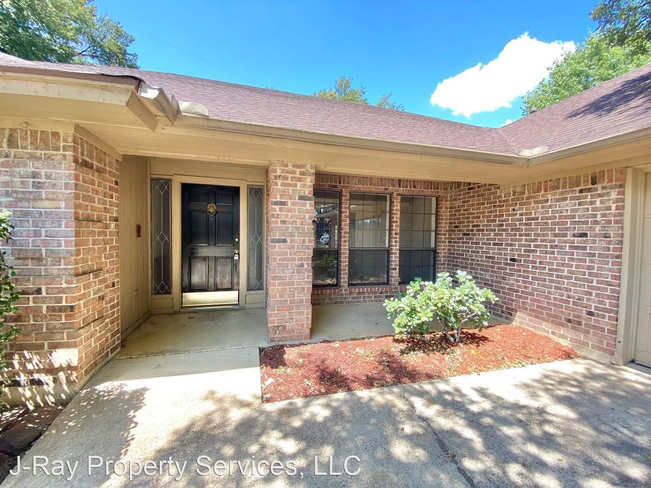 3702 Falcon Lake Dr - Photo 3 of 37